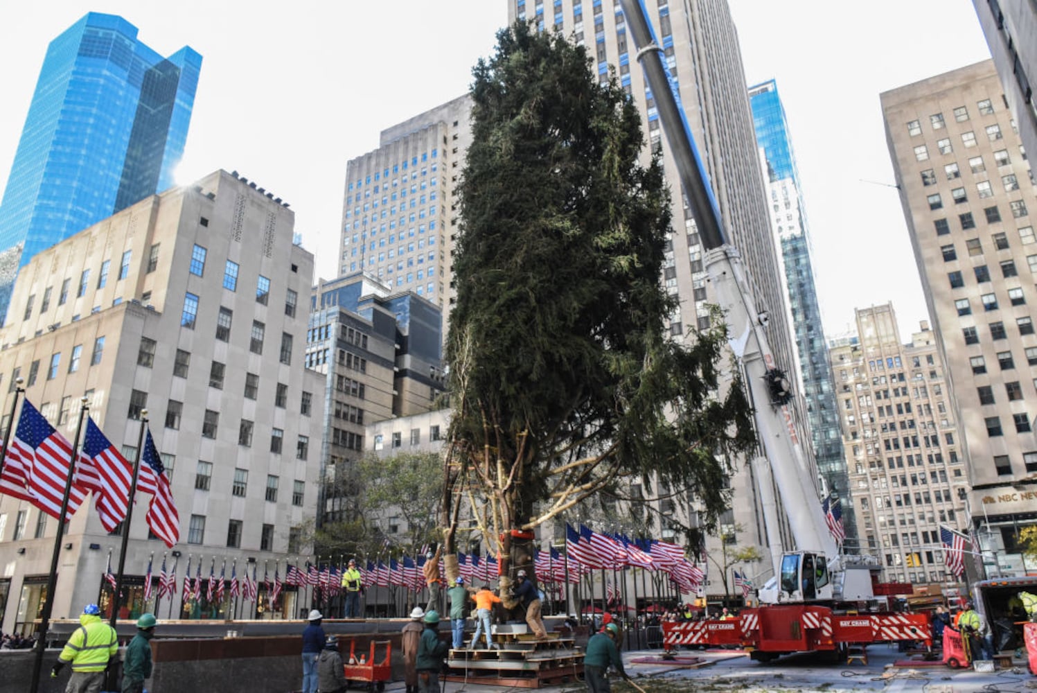 rockefeller center plaza christmas tree