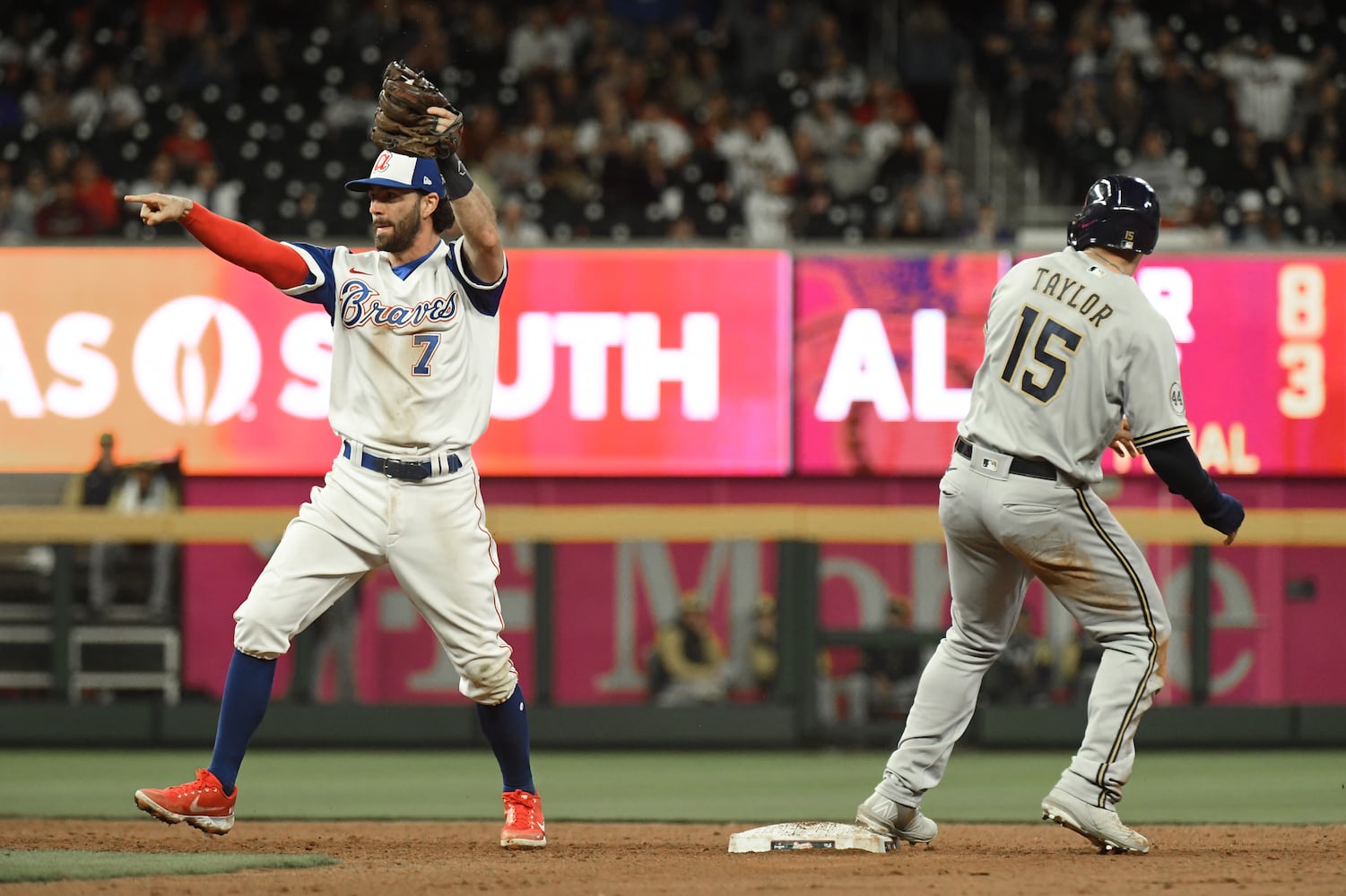 Braves-Brewers photo