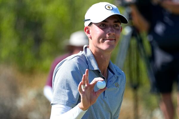 Georgia Tech golfer Ross Steelman waves after making his shot on the 15th green during the final round of the NCAA college men's stroke play golf championship, Monday, May 29, 2023, in Scottsdale, Ariz. (AP Photo/Matt York)