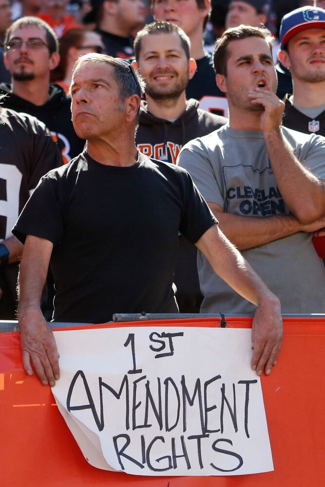 Photos: NFL national anthem protests continue