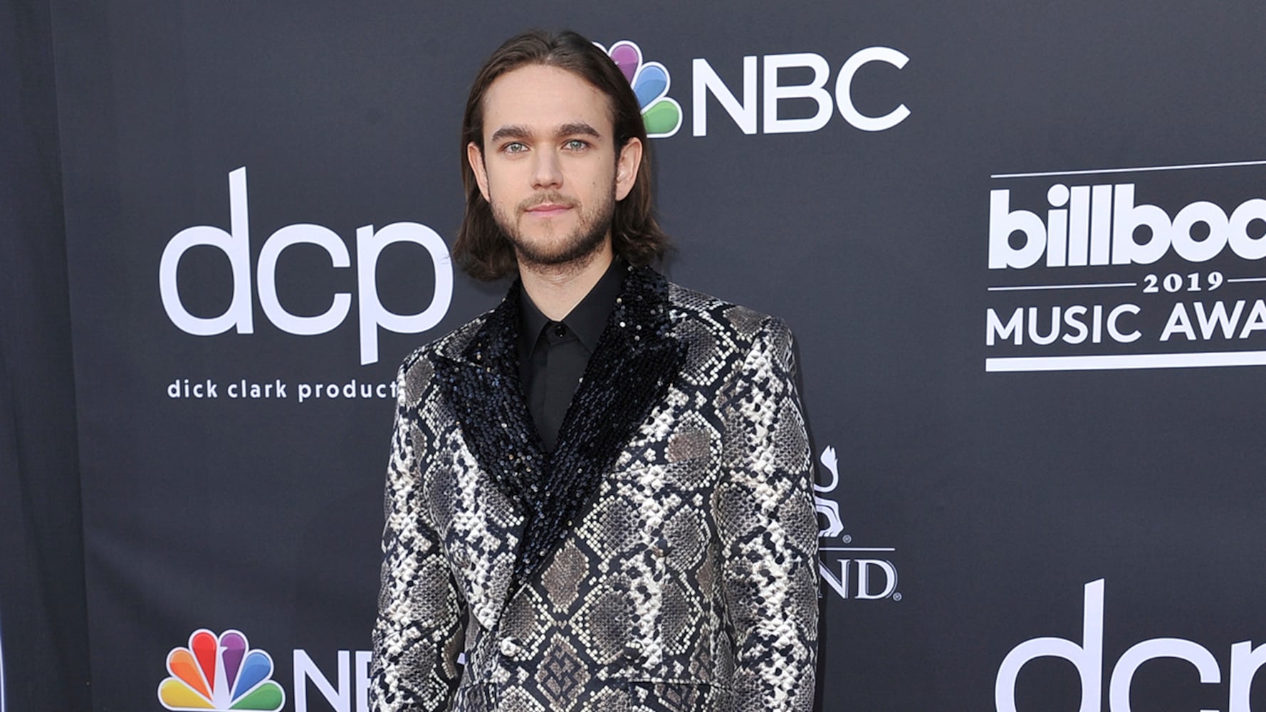 Photos: Stars walk the red carpet at the Billboard Music Awards