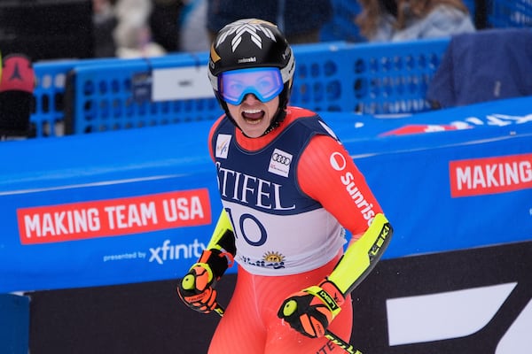 La Lara Gut-Behrami de Suiza reacciona después de su carrera durante una carrera súper G femenina en las Finales de la Copa Mundial, el domingo 23 de marzo de 2025, en Sun Valley, Idaho. (AP Photo/John Locher)