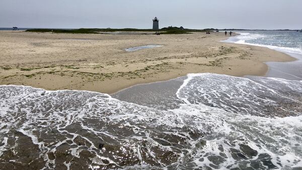 Waves roll in at one of Provincetown&apos;s expansive beaches. (Amelia Rayno/Minneapolis Star Tribune/TNS)