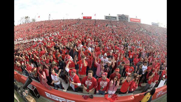 A general view of fans during the 2018 College Football Playoff Semifinal Game between the Oklahoma Sooners and the Georgia Bulldogs at the Rose Bowl Game (Photo by Harry How/Getty Images)