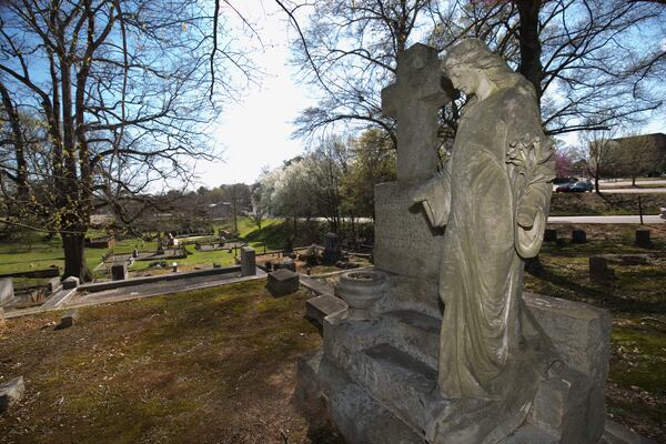 Roswell Presbyterian Church (RPC) hosts five sunrise services on Easter Sunday 2017, including one at the RPC Cemetery. PHOTO / JASON GETZ