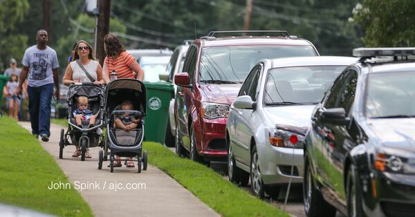 Spectators head to Fernbank Museum of Natural History to view the solar eclipse. JOHN SPINK / JSPINK@AJC.COM