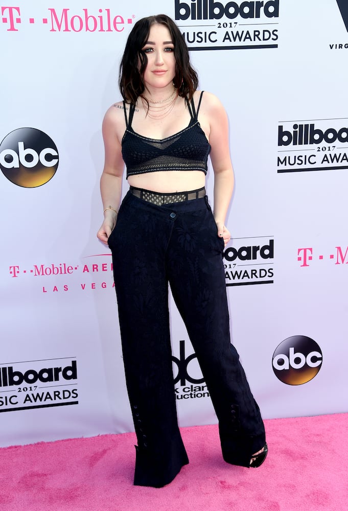 Photos: 2017 Billboard Music Awards red carpet