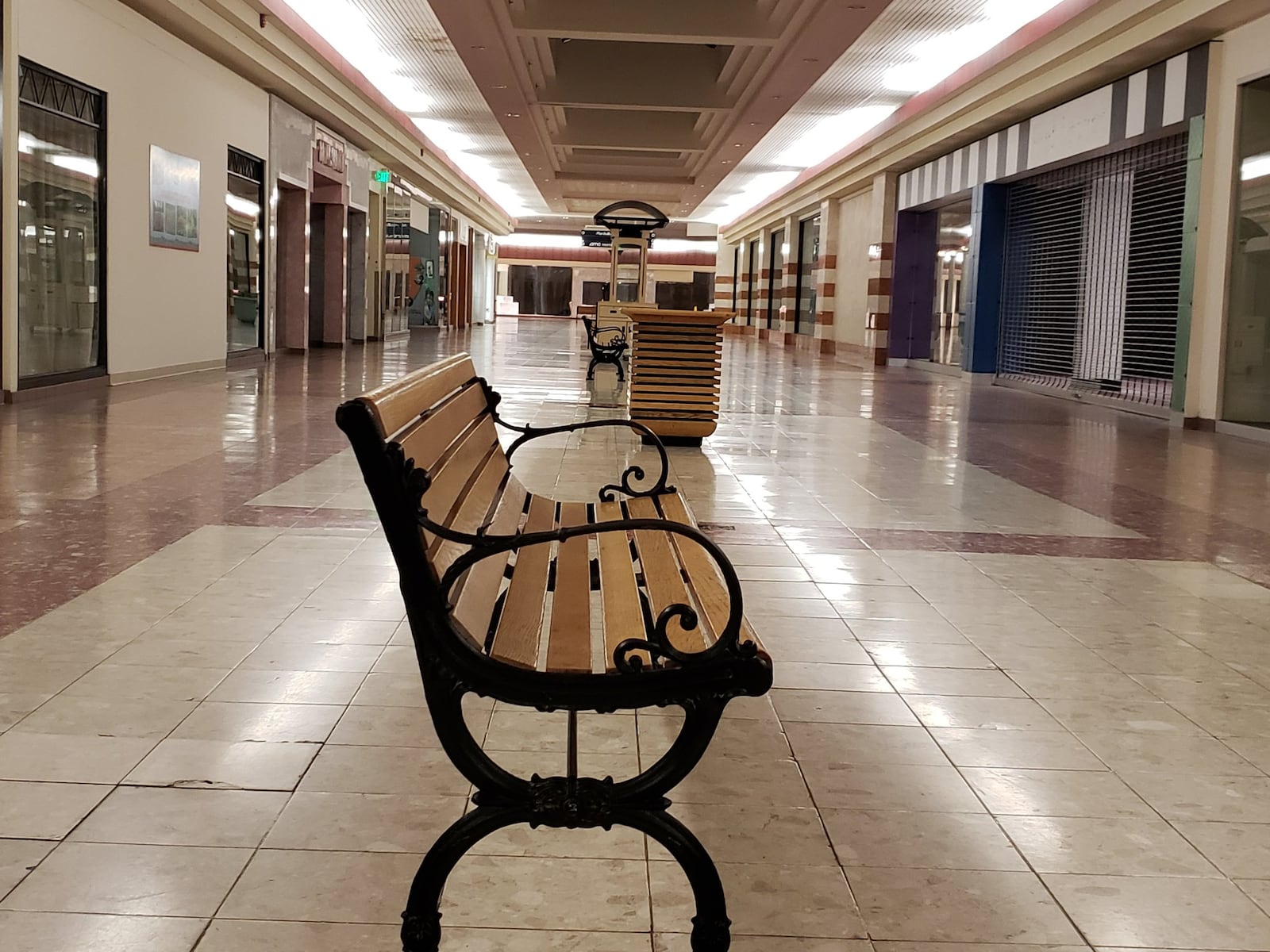 Some of metro Atlanta’s malls have become eerily quiet places, even during the 2019 holiday shopping season. North DeKalb Mall in the Decatur area had few shoppers and lots of closed storefronts on a recent Friday evening. Plans to redevelop some of the mall property fell apart last year. MATT KEMPNER / AJC