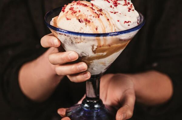 LongHorn Steakhouse's Steak & Bourbon ice cream sundae.