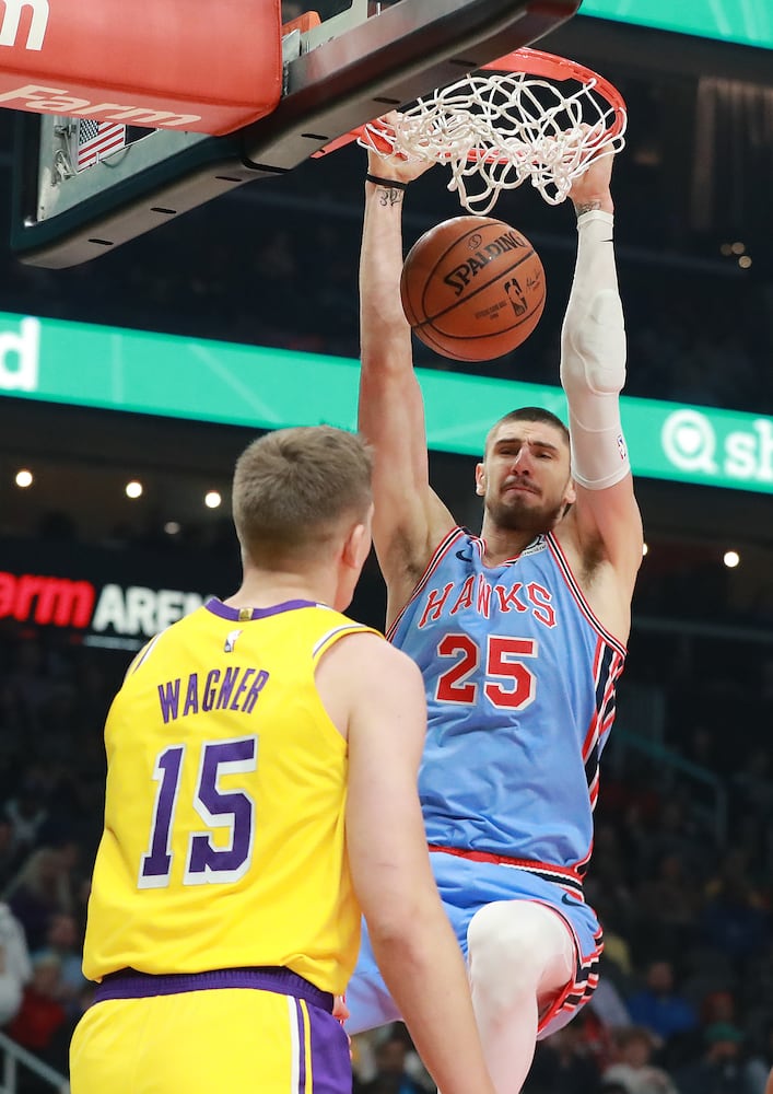 Photos: Hawks host LeBron James, Lakers