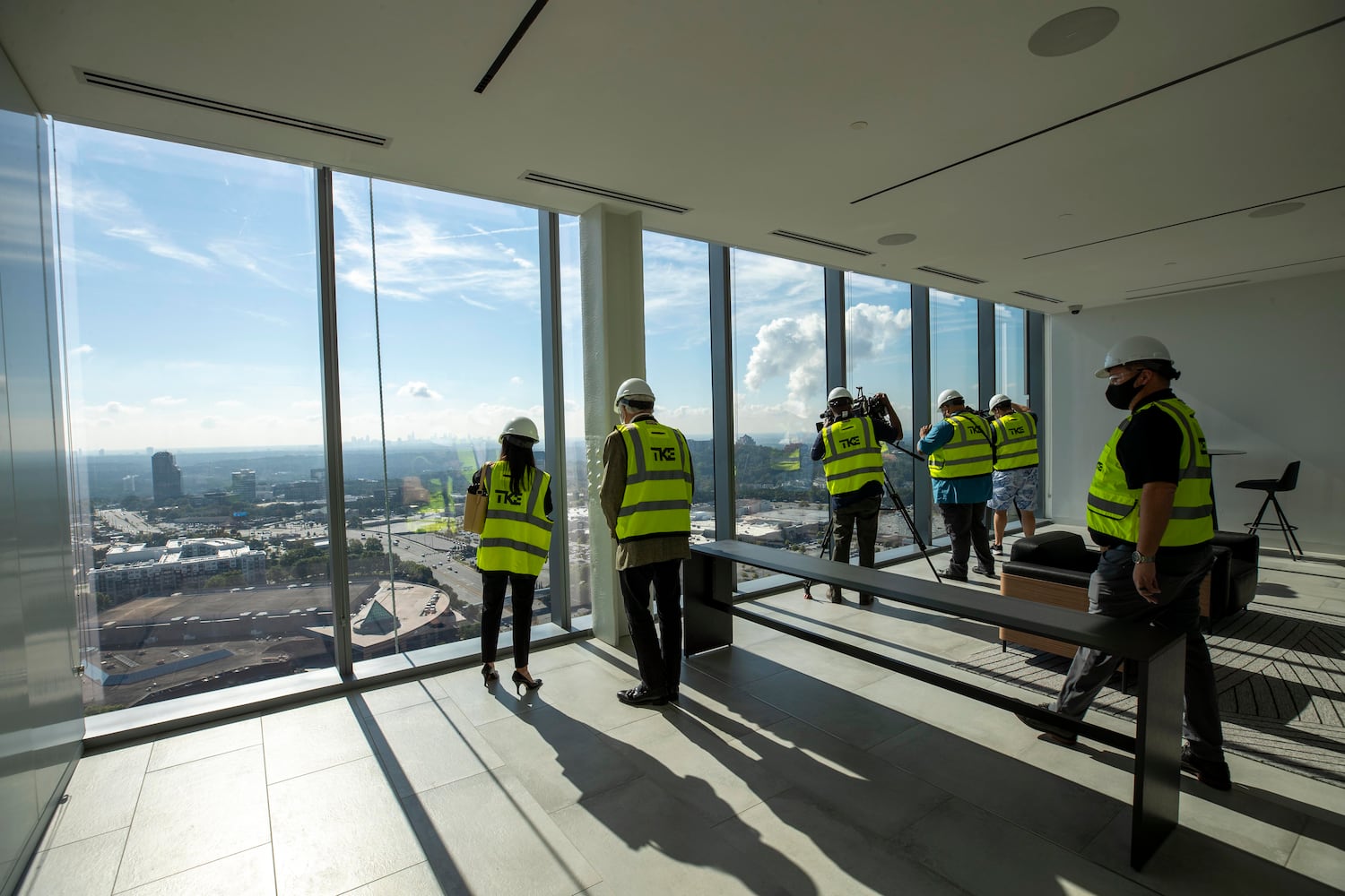 LNX TK ELEVATOR HARD HAT TOUR