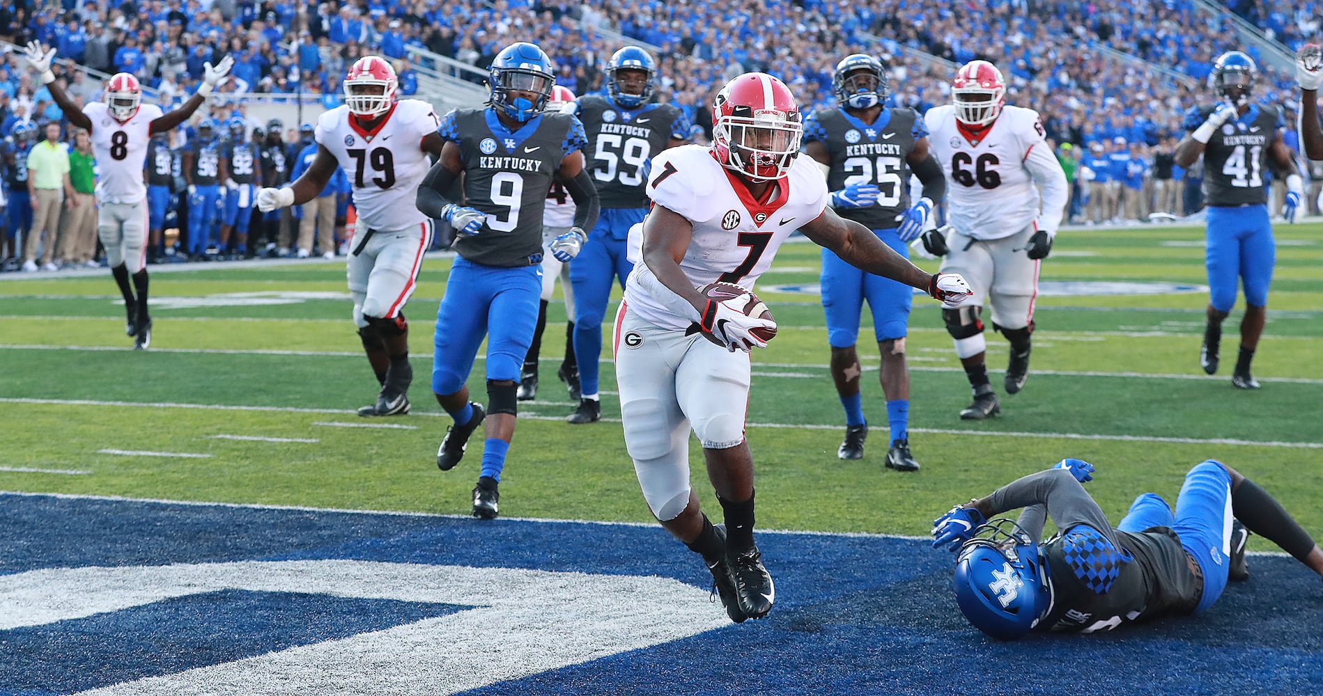 Photos: Bulldogs battle Kentucky, seek SEC East title