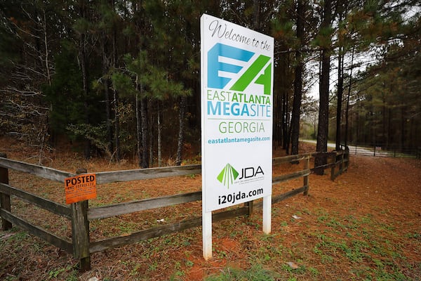 120821 Rutledge: A welcome sign sits at an entrance to the East Atlanta Megasite on US 278 near I-20 on Wednesday, Dec 8, 2021, near the tiny rural community of Rutledge.   “Curtis Compton / Curtis.Compton@ajc.com”`