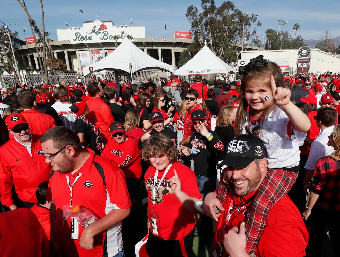 Photos: The scene at the Rose Bowl as Georgia plays Oklahoma