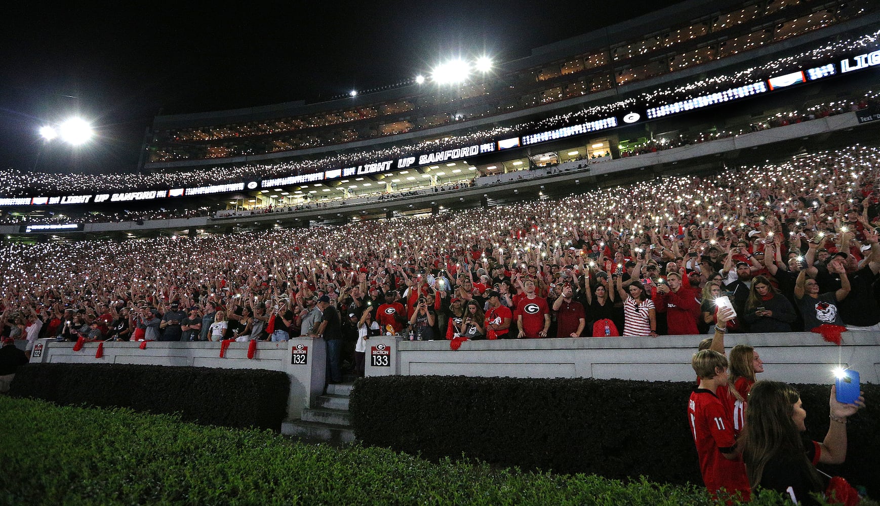 Photo: Bulldogs hold off Notre Dame