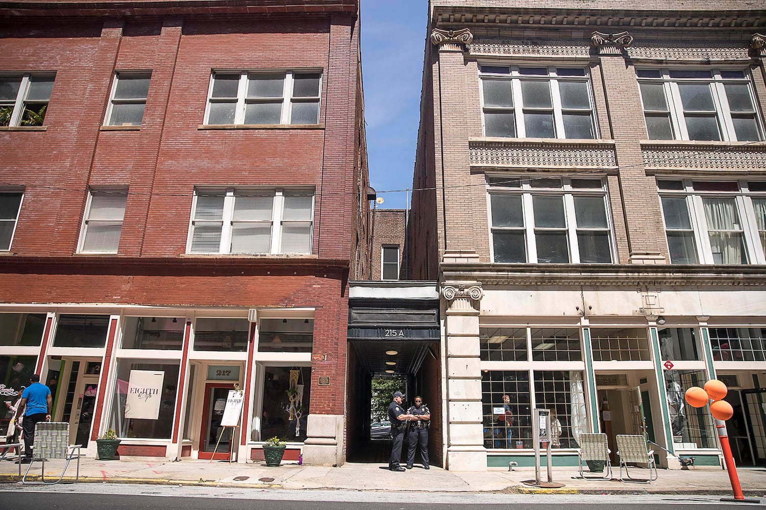 Photos: Pop-up stores come to historic “Hotel Row”