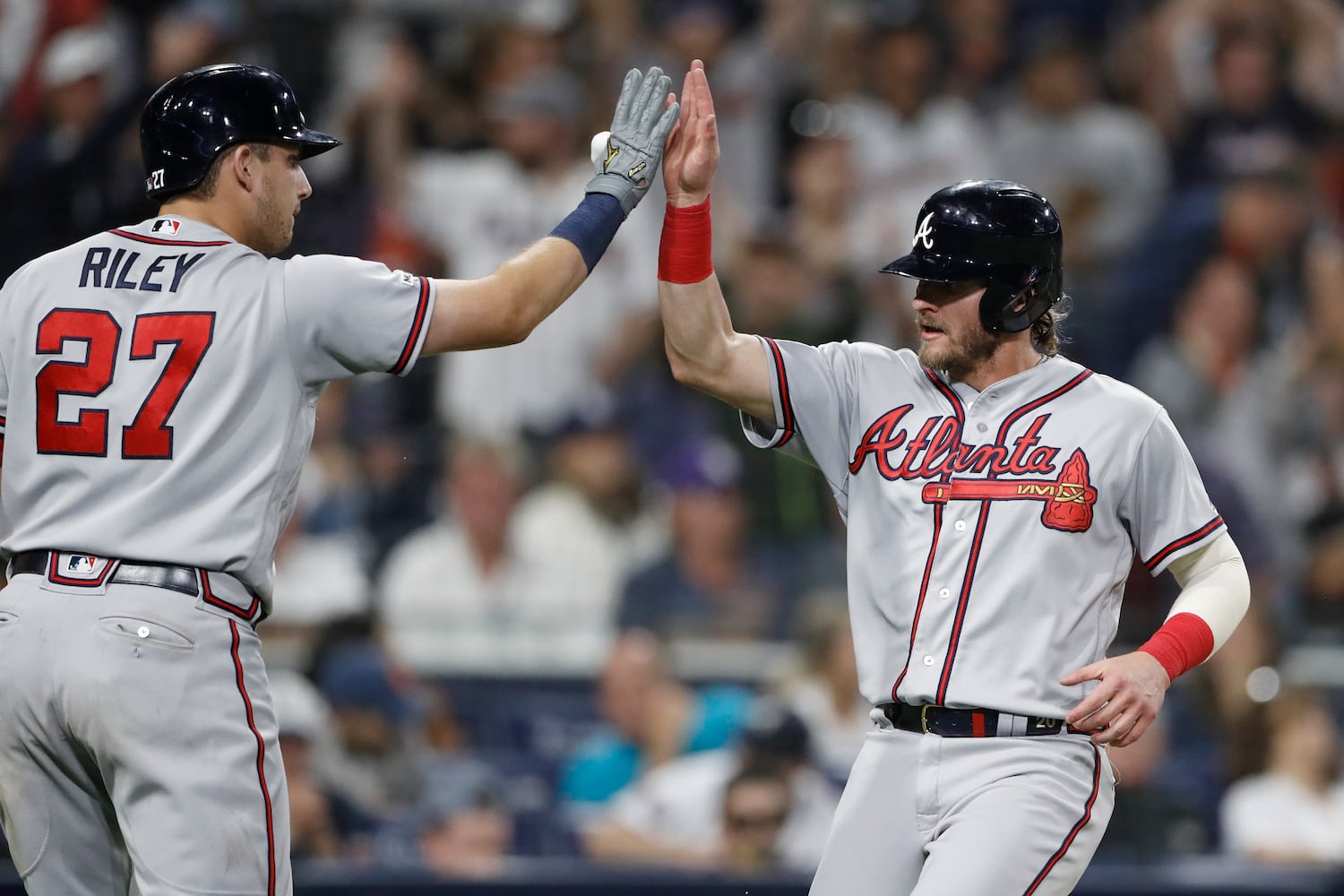 Photos: Braves outlast Padres in 10 innings