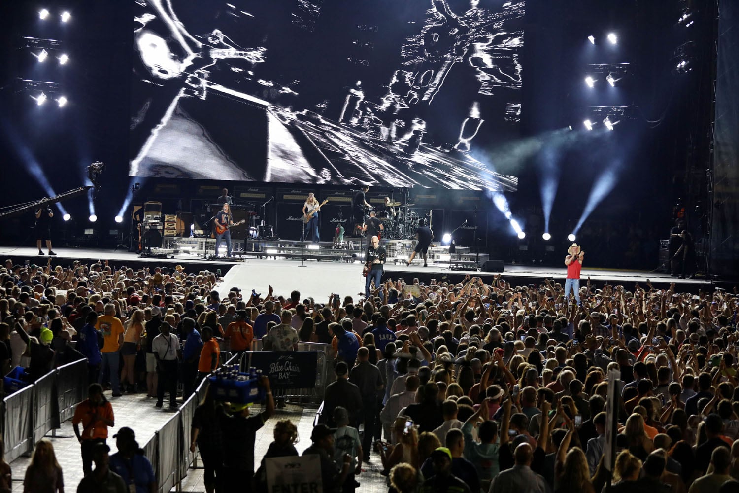 Kenny Chesney at Mercedes-Benz Stadium