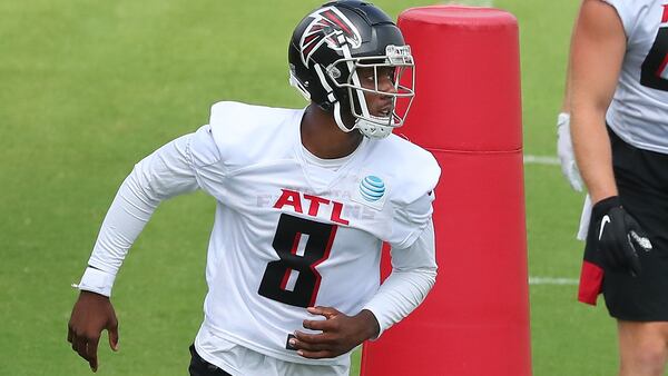 Falcons tight ends Kyle Pitts runs a drill during team practice at minicamp Wednesday, June 10, 2021, in Flowery Branch. (Curtis Compton / Curtis.Compton@ajc.com)