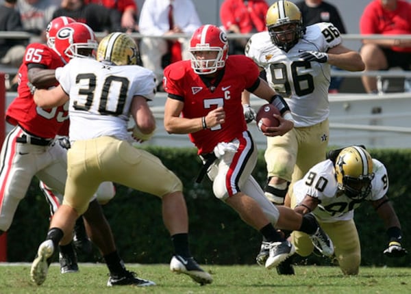 Georgia QB Matt Stafford runs against Vanderbilt. AJC file photo