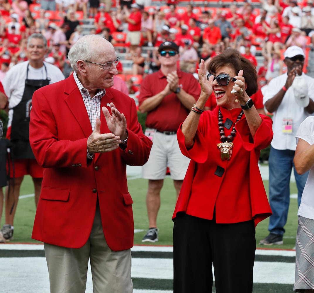 Photos: Bulldogs honor legendary coach Vince Dooley