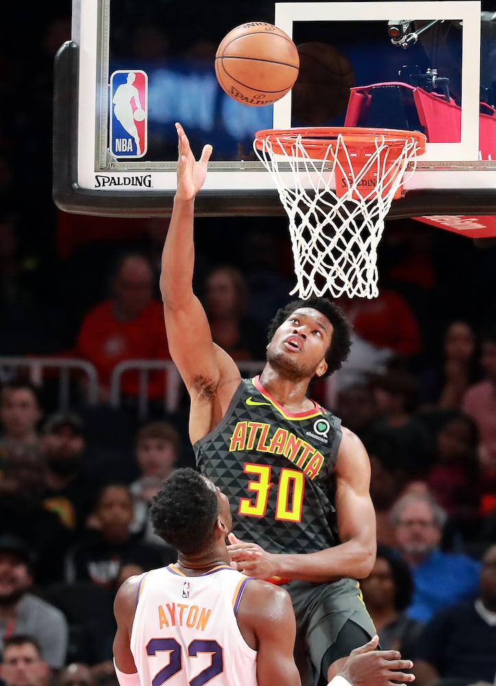 Photos: Hawks host the Suns