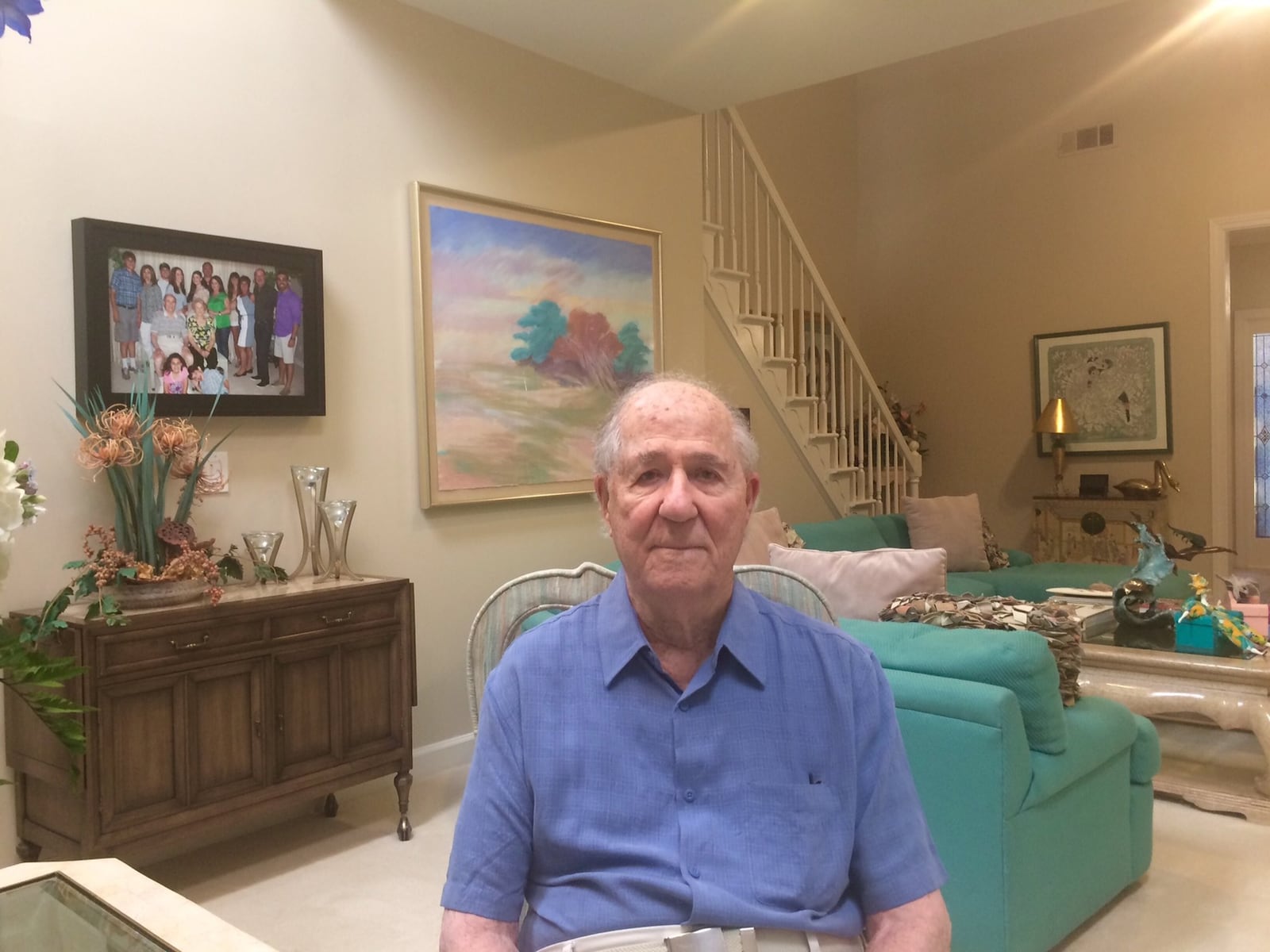 World War II veteran Hilbert Margol in his Dunwoody home. Photo by Bill Torpy