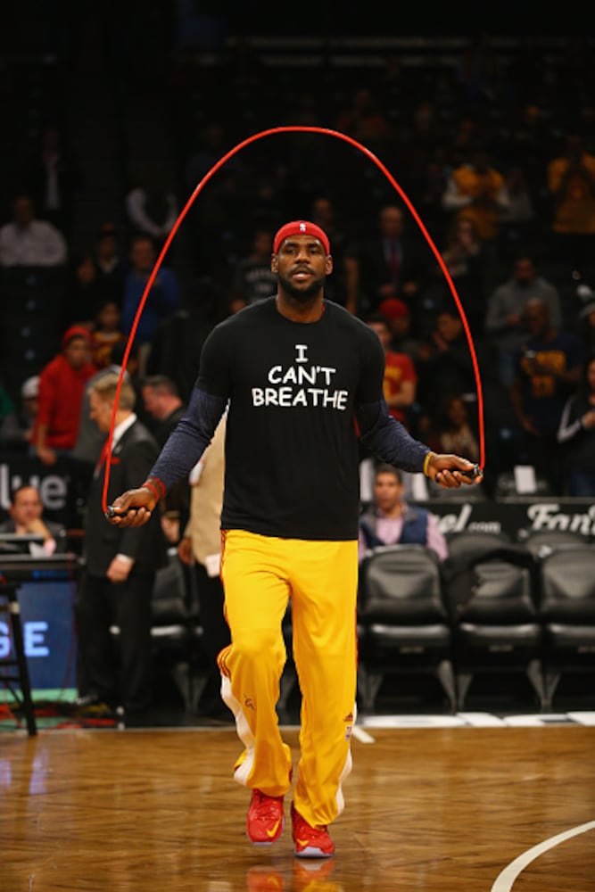 LeBron James wears 'I can't breathe' t-shirt