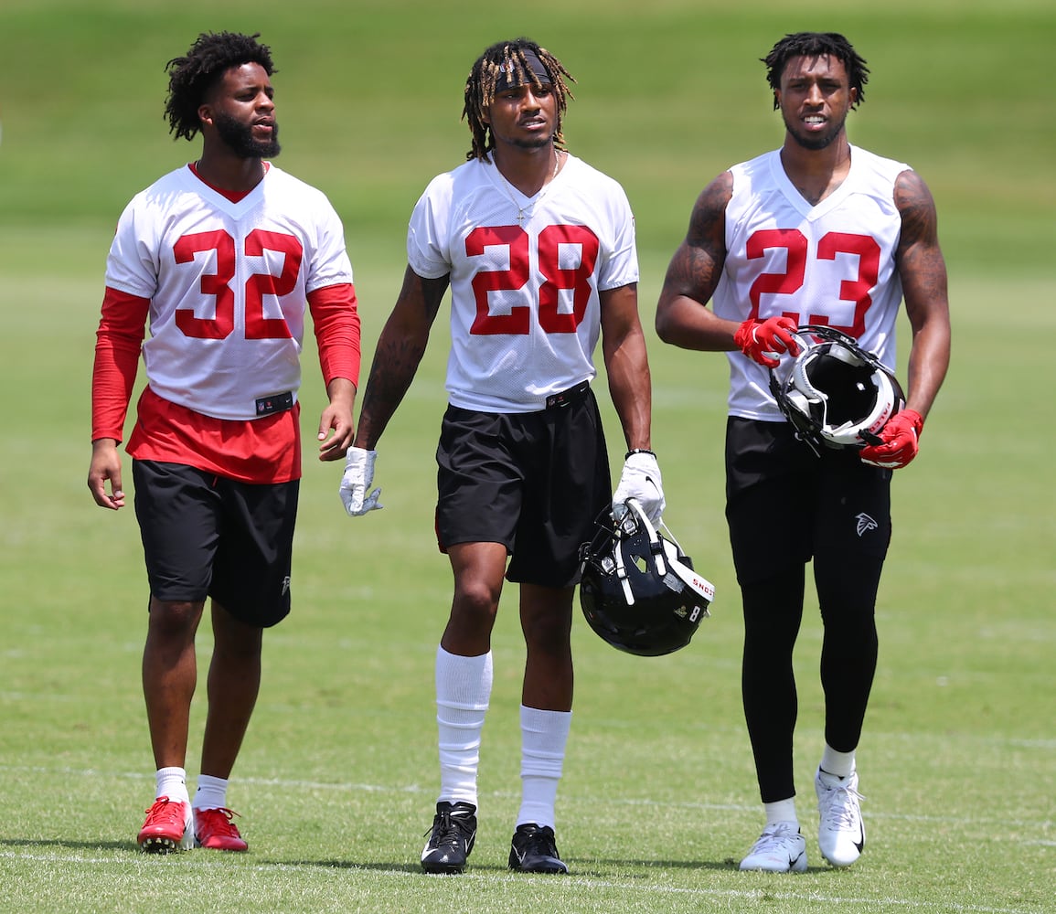 Photos: Devonta Freeman back on field for Falcons’ OTA workouts