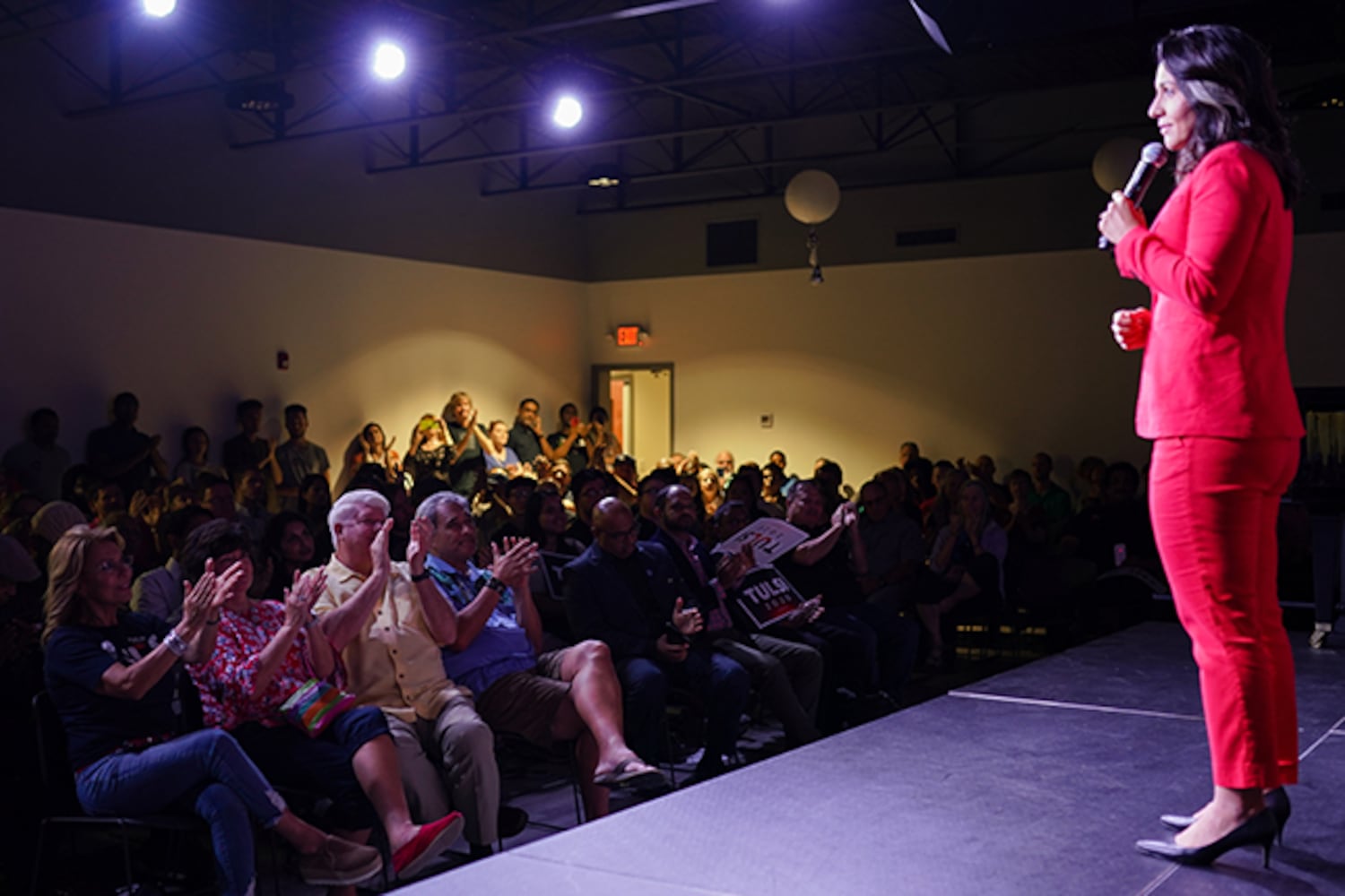 PHOTOS: Democratic presidential candidate Tulsi Gabbard in Atlanta