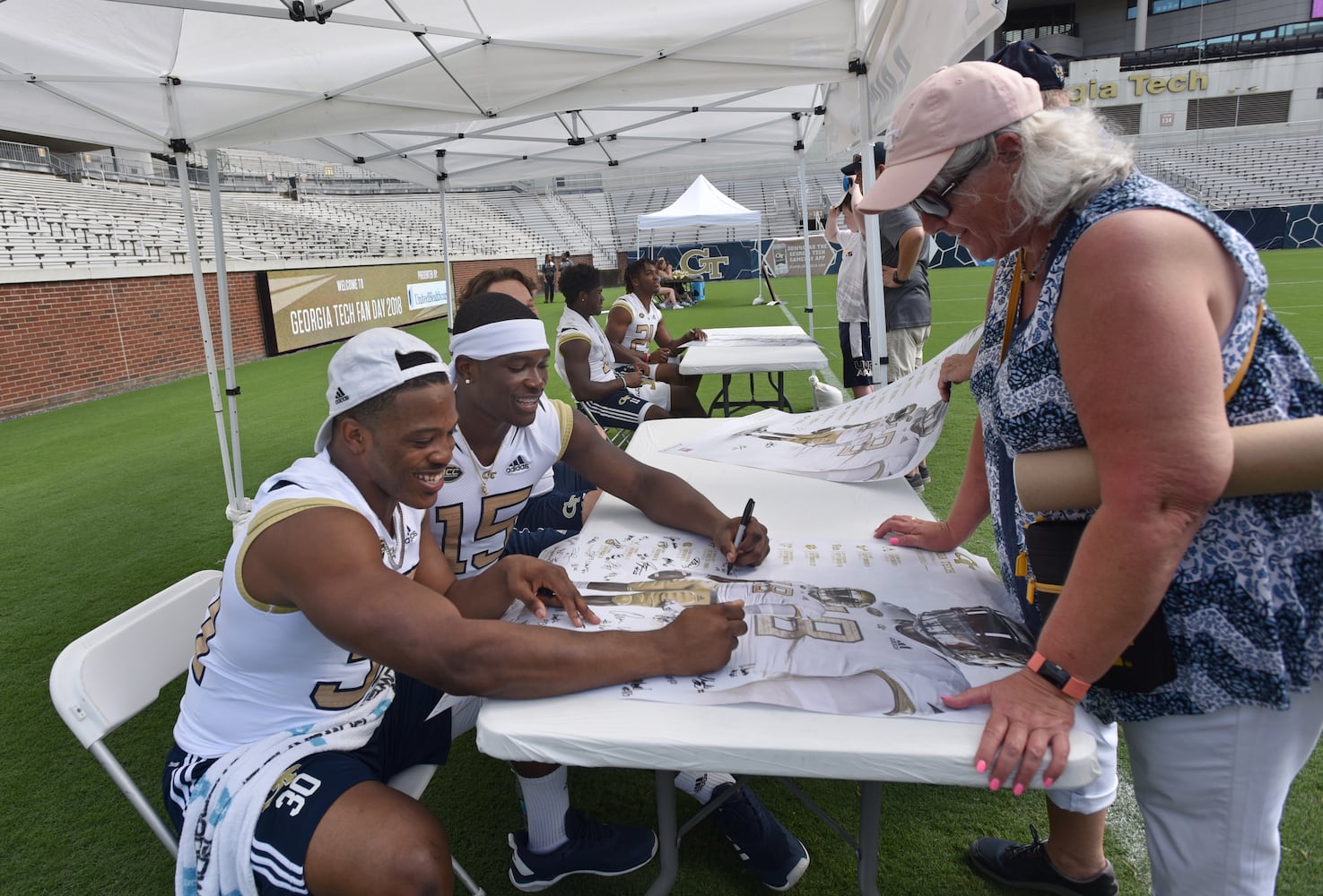 Photos: Fan day at Georgia Tech