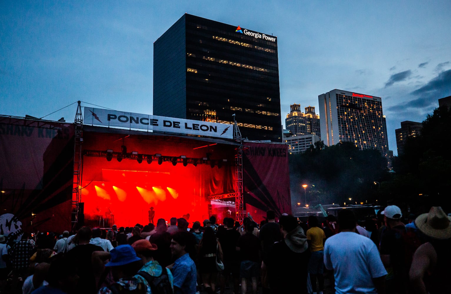 230102 Atlanta, Ga: Yves Tumor brought their moody, synth-heavy music to the Ponce de Leon Stage just before Noah Kahan closed out the first night of Shaky Knees.Photo taken Friday May 3, 2024 at Central Park, Old 4th Ward. AAJC 050324 shaky day one (RYAN FLEISHER FOR THE ATLANTA JOURNAL-CONSTITUTION)