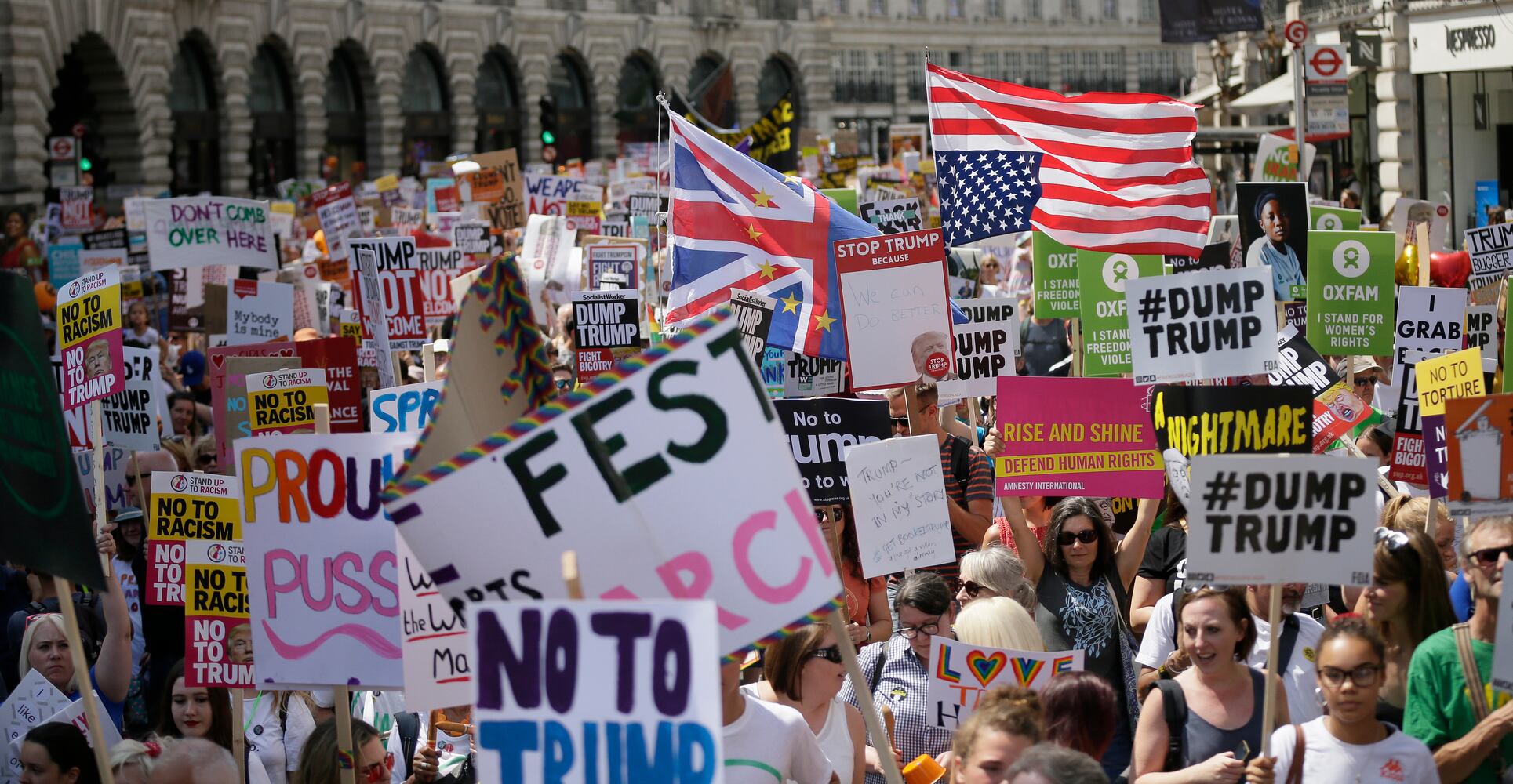 Photos: Protesters greet Trump during UK visit