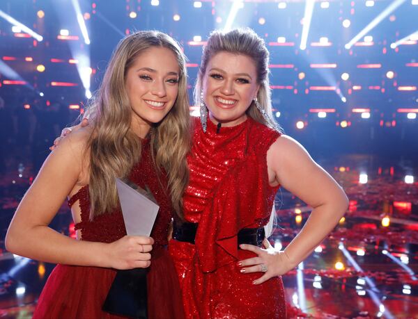  THE VOICE -- "Live Finale" Episode 1419B -- Pictured: (l-r) Brynn Cartelli, Kelly Clarkson -- (Photo by: Trae Patton/NBC)