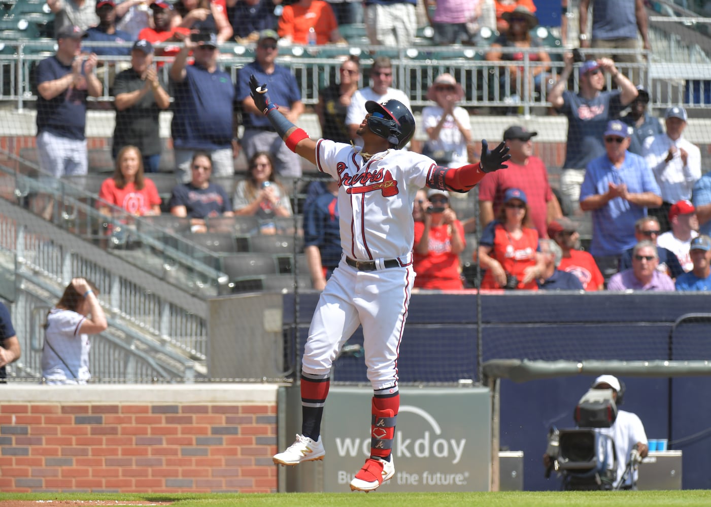 Photos: Acuna hits 40th HR as Braves, Phillies battle at SunTrust Park