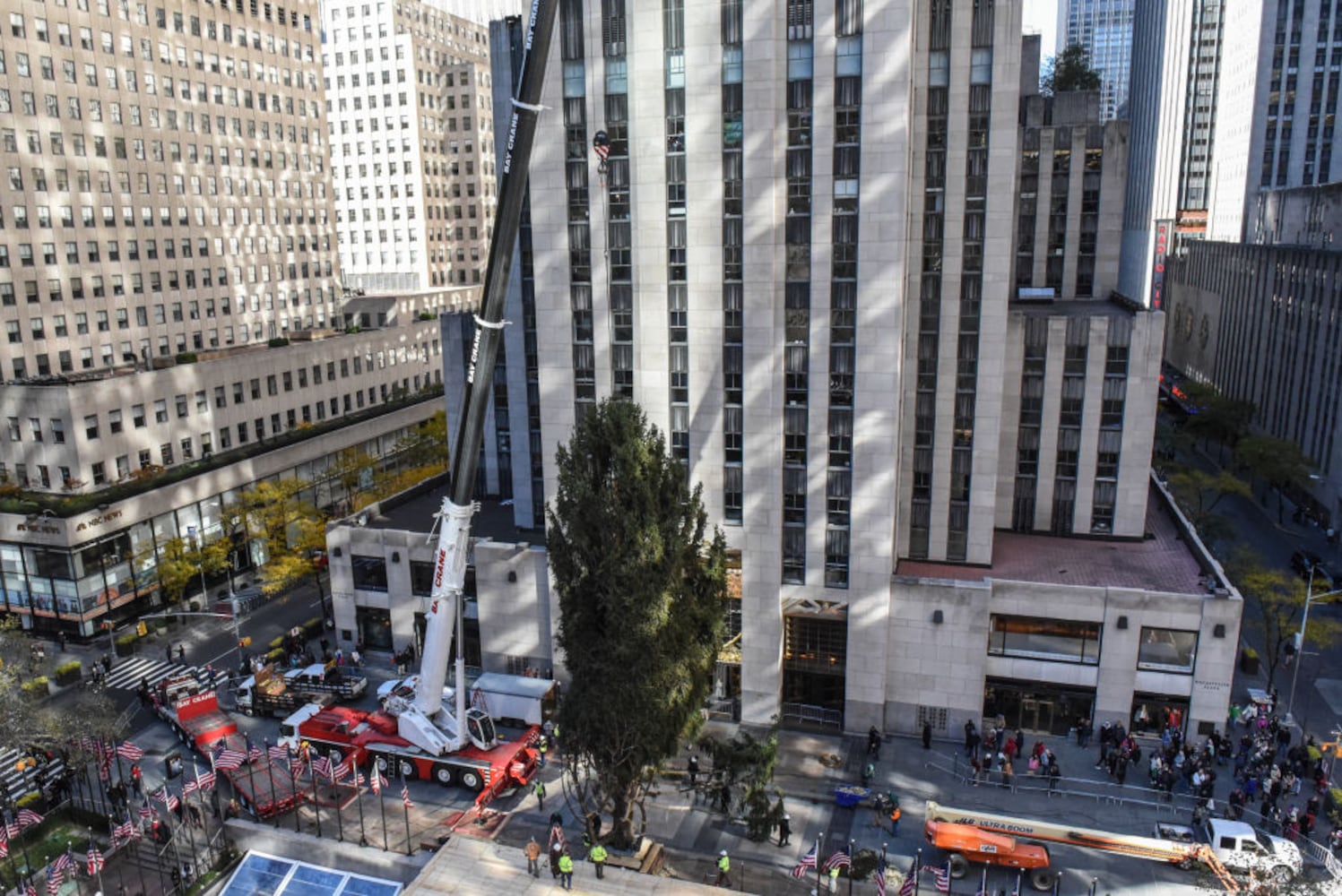 rockefeller center plaza christmas tree