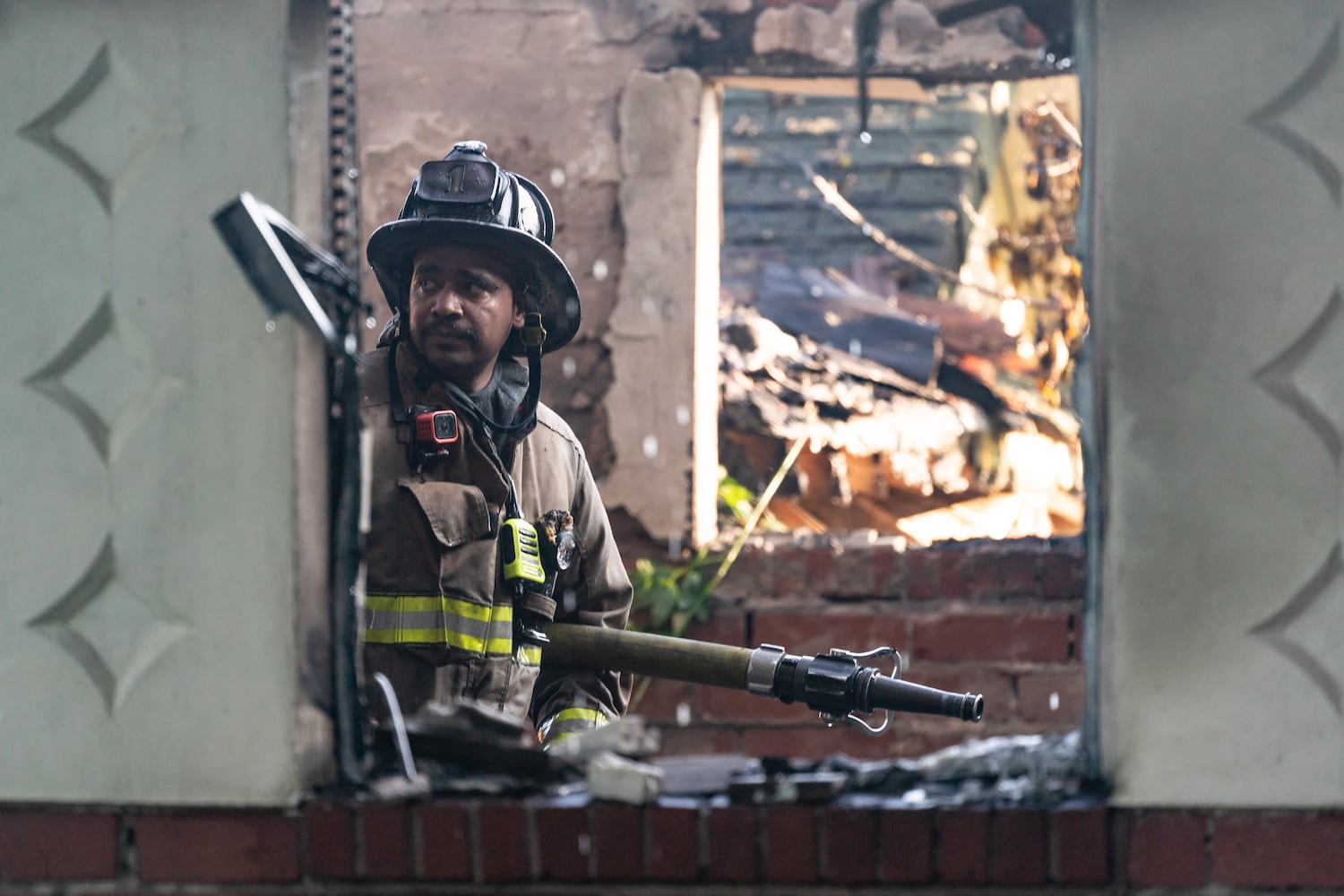 A large fire broke out in a vacant apartment building along Neal Place in northwest Atlanta on Monday morning.