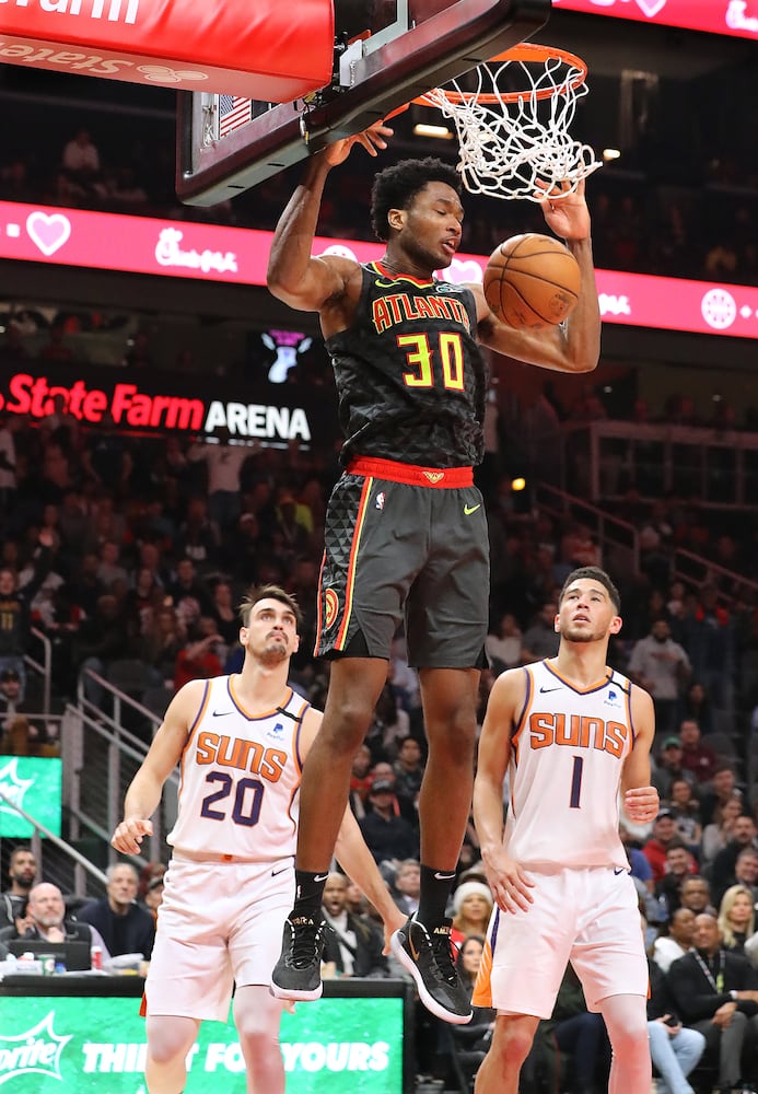 Photos: Hawks defeat the Suns