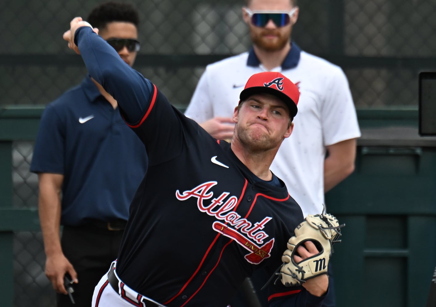 Braves pitchers and catchers report