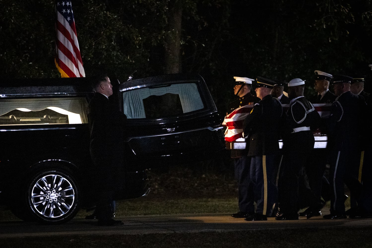 President Carter comes home to Plains for final funeral service
