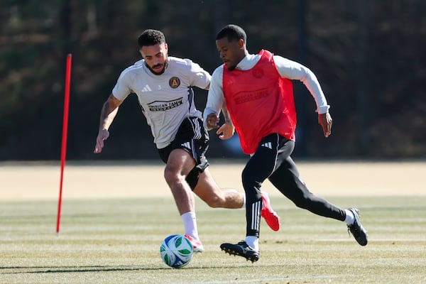 Atlanta United forward Xande Silva controls the ball against defender Derrick Williams during preseason training at the Children's Healthcare of Atlanta Training Ground, Friday, Jan. 17, 2025, in Marietta, Ga. (Jason Getz / AJC)