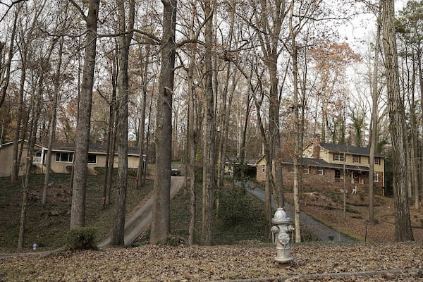 Houses at the Loch Lomond Estates neighborhood in South Fulton. (ALYSSA POINTER/ALYSSA.POINTER@AJC.COM)