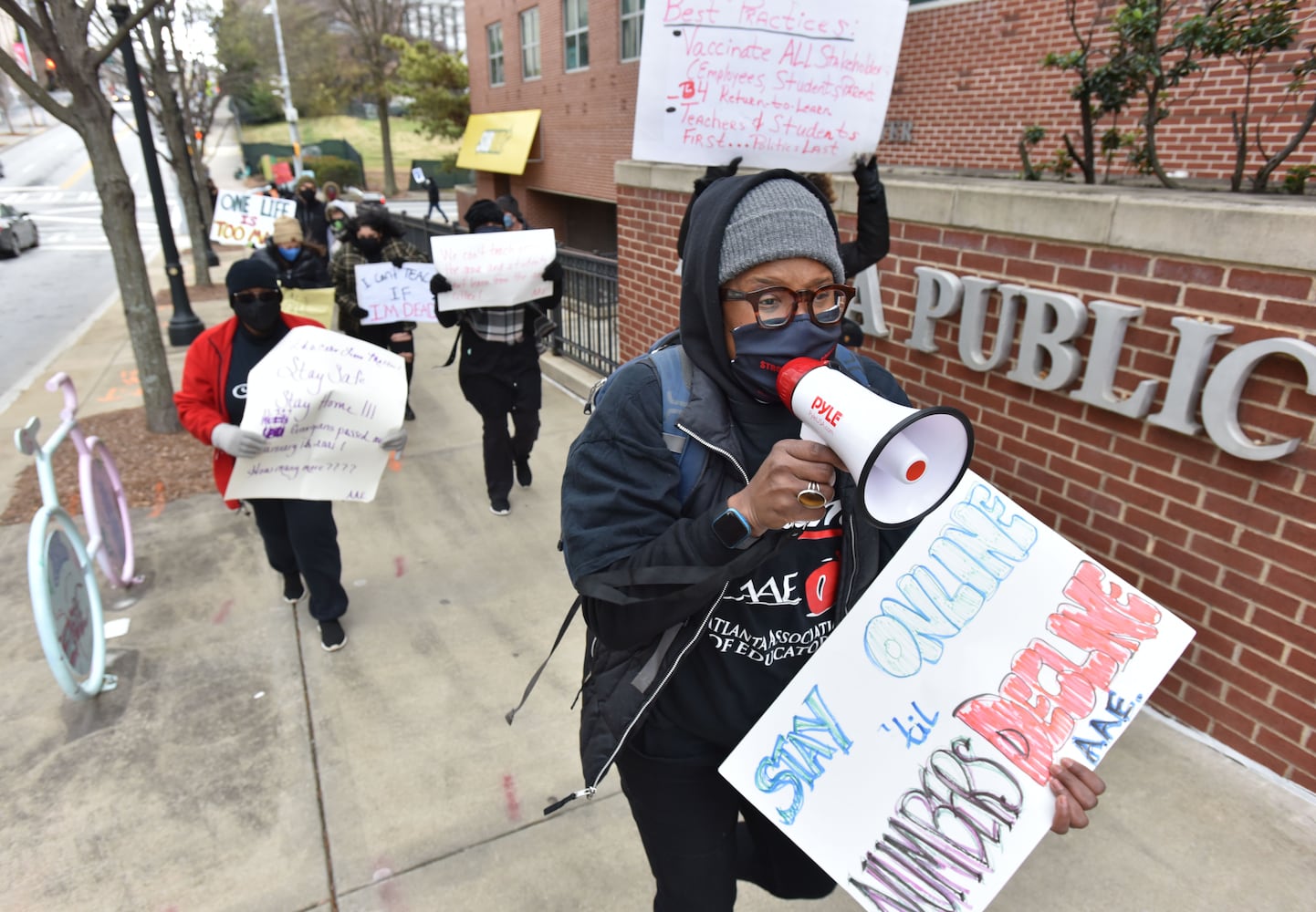 APS teachers, parents push delay for opening school buildings