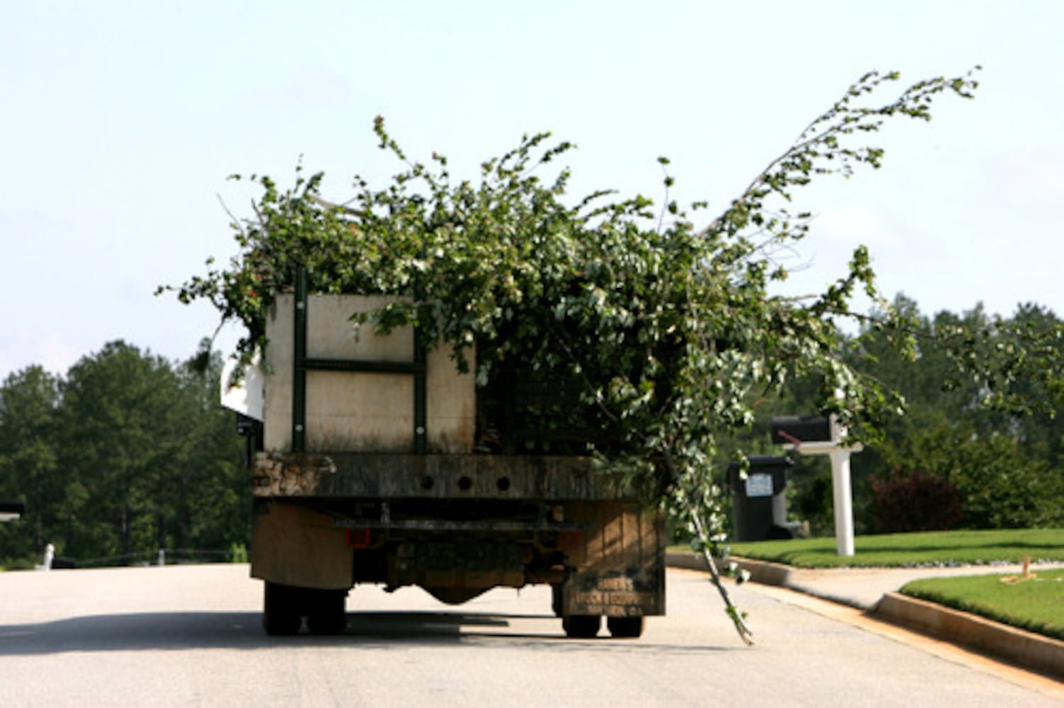 Ellenwood neighborhood trashed by storm