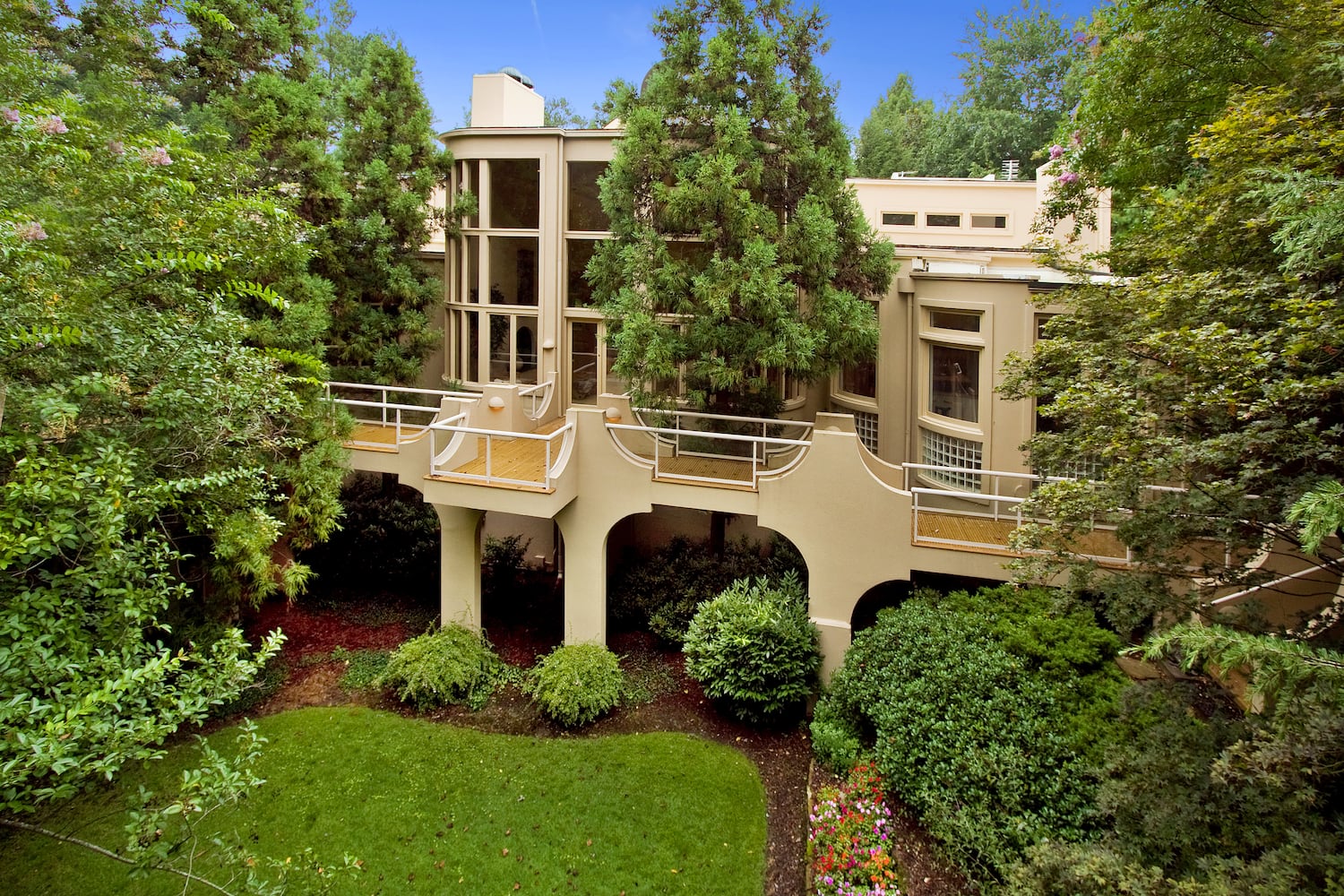 Sandy Springs mansion on the market for $3.2 million