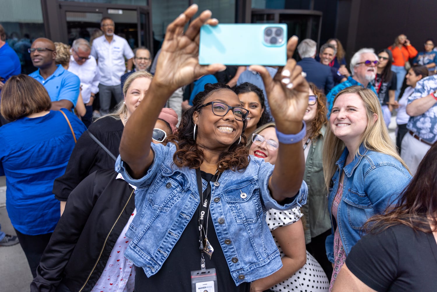 Hundreds of CNN alum bid farewell to CNN Center