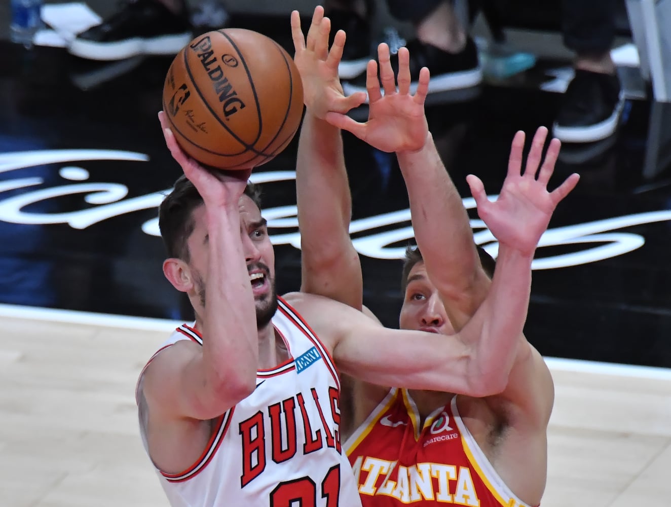 Hawks-Bulls photo