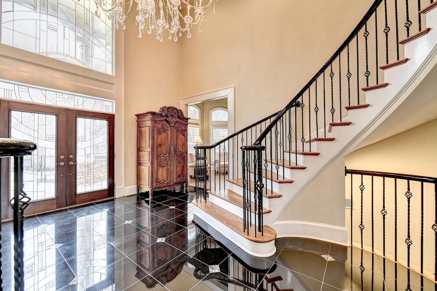 This Dawsonville mansion is one of the most luxurious offerings on the Georgia market