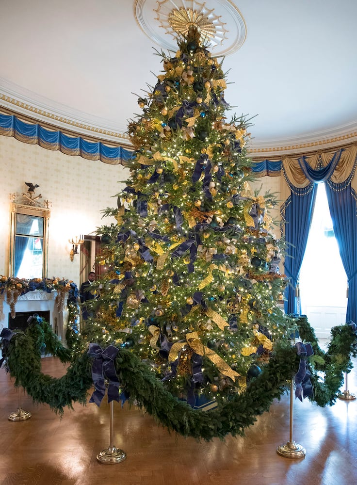 Photos: Melania Trump unveils White House Christmas decorations