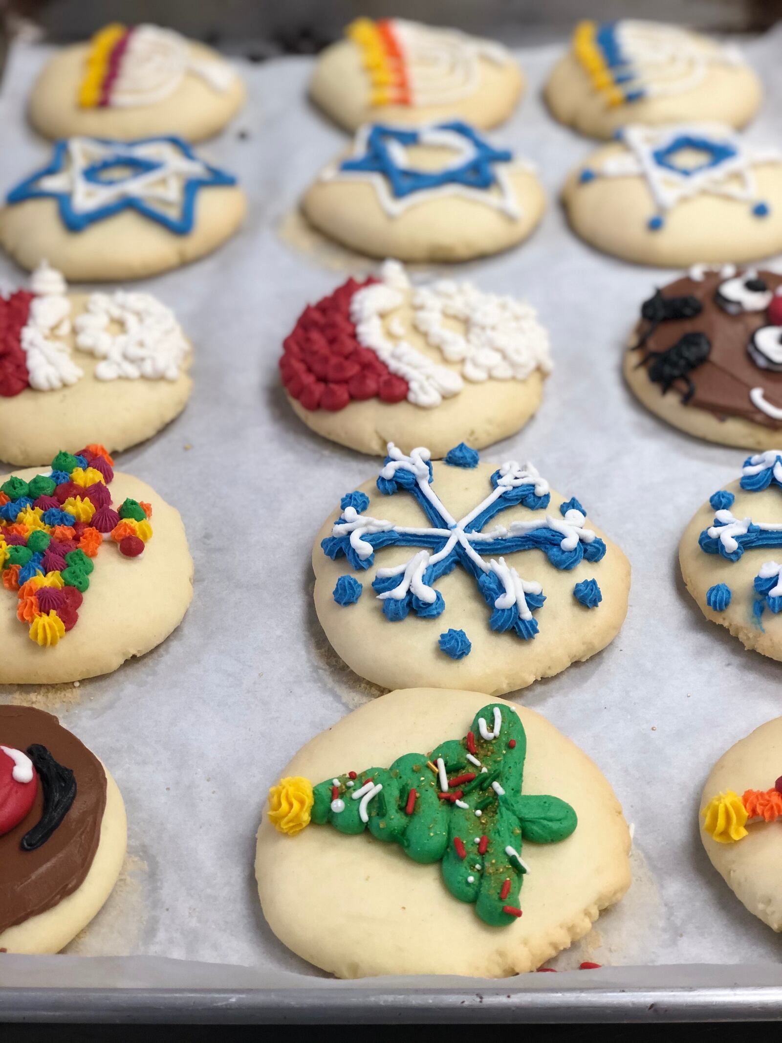 These holiday cookies will allow you to accommodate a wide range of guests with special dietary requirements.